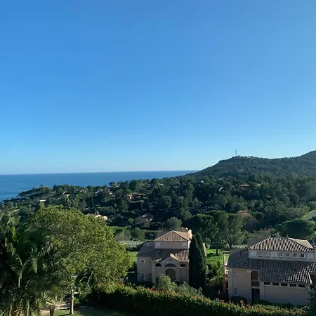 Cap Esterel - Endroit Magique Entre Et L'esterel - Agreable 2 Pieces Au Gout Du Jour Vue *