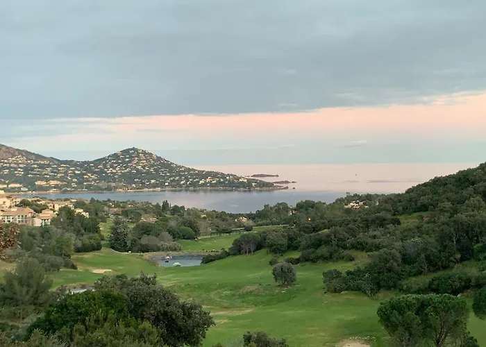 Апартаменти Cap Esterel - Endroit Magique Entre Et L'esterel - Agreable 2 Pieces Au Gout Du Jour Vue Сен-Рафаель