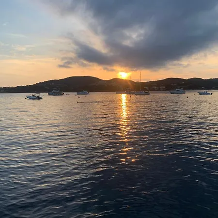 Cap Esterel - Endroit Magique Entre Et L'esterel - Agreable 2 Pieces Au Gout Du Jour Vue