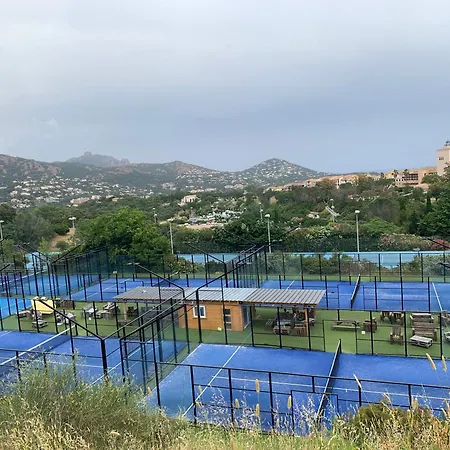 Cap Esterel - Endroit Magique Entre Et L'esterel - Agreable 2 Pieces Au Gout Du Jour Vue アパート