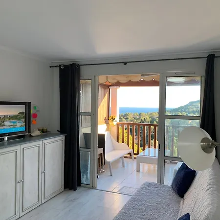 Apartment Cap Esterel - Endroit Magique Entre Et L'esterel - Agreable 2 Pieces Au Gout Du Jour Vue